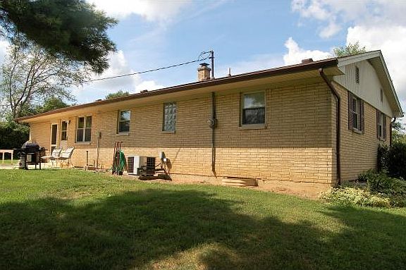 2nd image of 10798 Sharon Dr