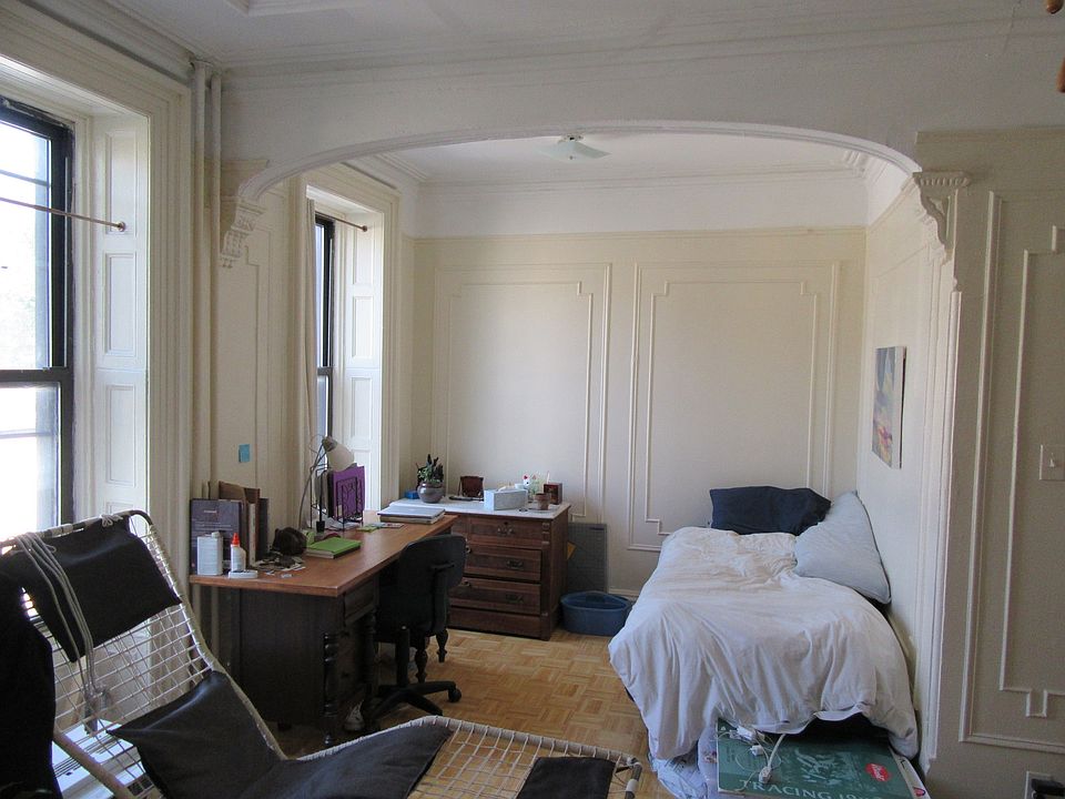 1st image of 911 Bedford Ave APT 3