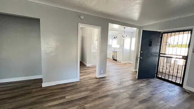 16241 Chicago Ave — Photo 8