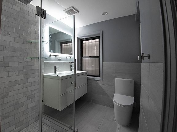 4th image of 37 Jefferson Ave #1A