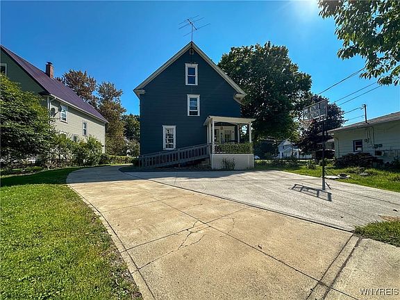 2 Car parking spot, Back of front house