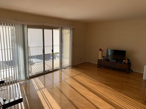 3rd image of 10334 Alpine Dr APT A