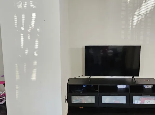 41 Walnut Street image 2 of 10