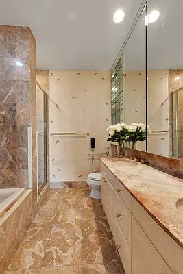 Rented by Compass | media 25