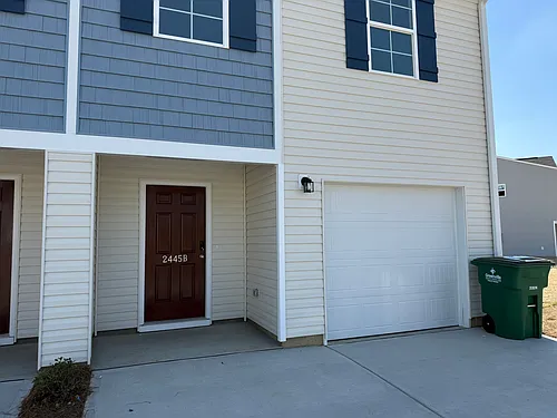 2445 Brookville Dr #B Photo 1