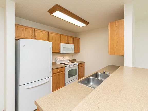 Fargo, ND Sunrise North | Kitchen