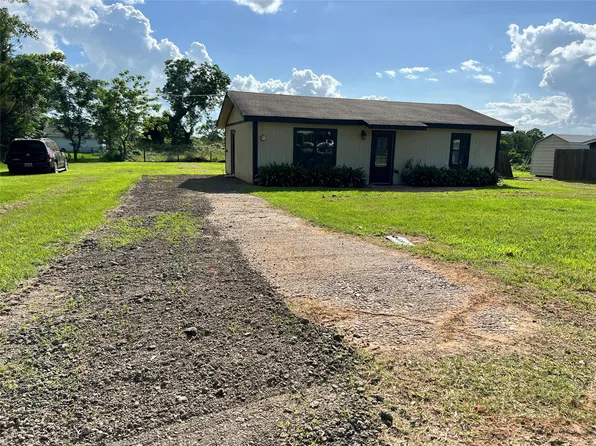 157 Clute Rd, Leona, TX 75850
