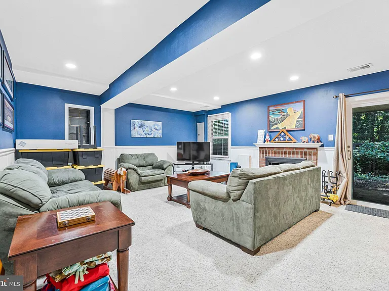 9607 Masterworks Dr — Photo 23