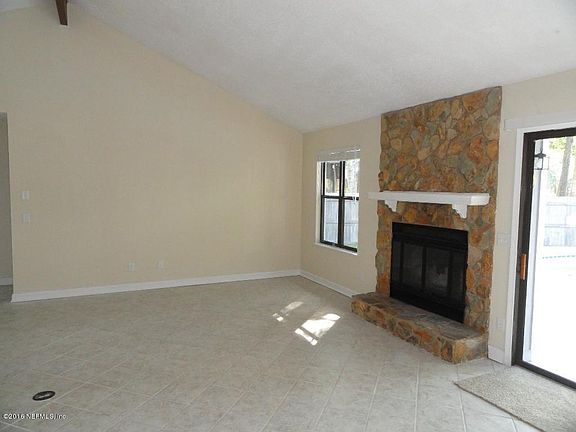 5th image of 3292 Laurel Grv S