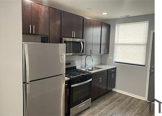 3 bed, 600 sqft, $1,850 — Photo 2