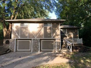 1806 N Davidson Rd, Independence, MO 64058