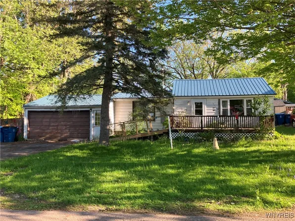 163 Rosewood Ave, Angola, NY 14006