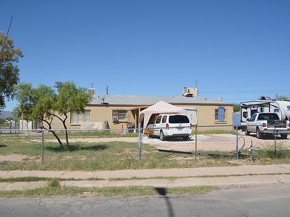 3rd image of 2327 E Sunland Vis