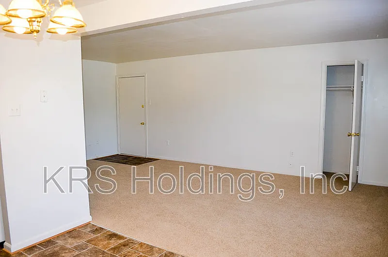 2 bed, 1.0 bath, 825 sqft, $1,295 — Photo 3