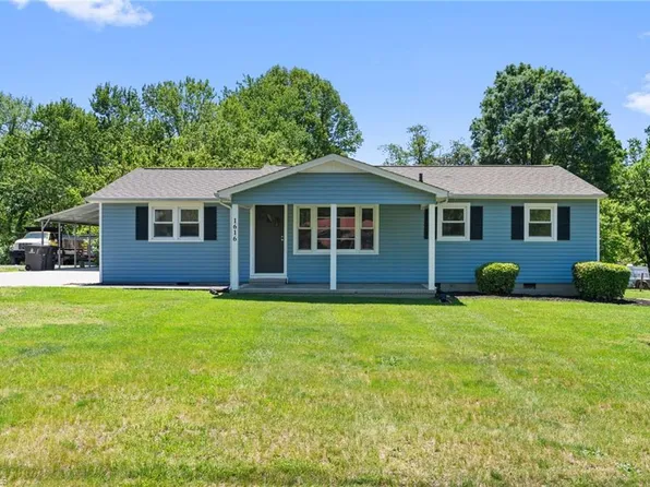 1616 Sanford Dr, Winston Salem, NC 27105
