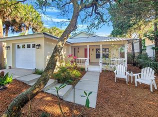 914 E 1st Ave, New Smyrna Beach, FL 32169