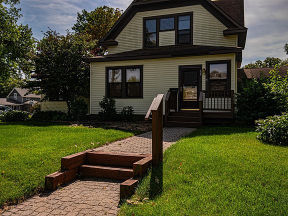 3rd image of 301 Depue Ave E