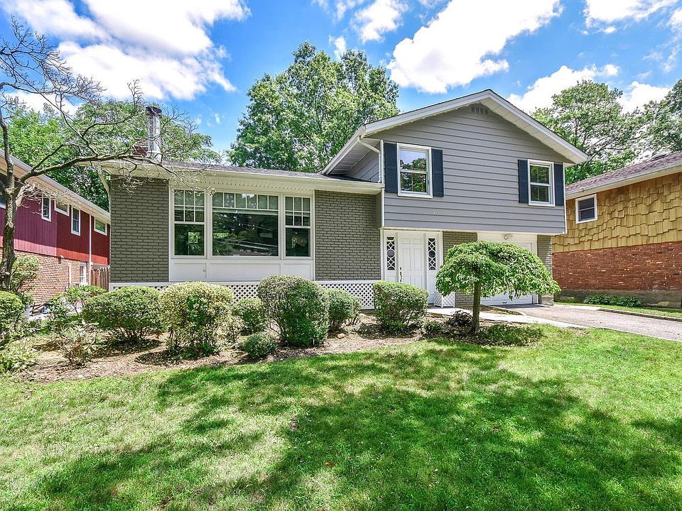 1st image of 12 Glen Ln