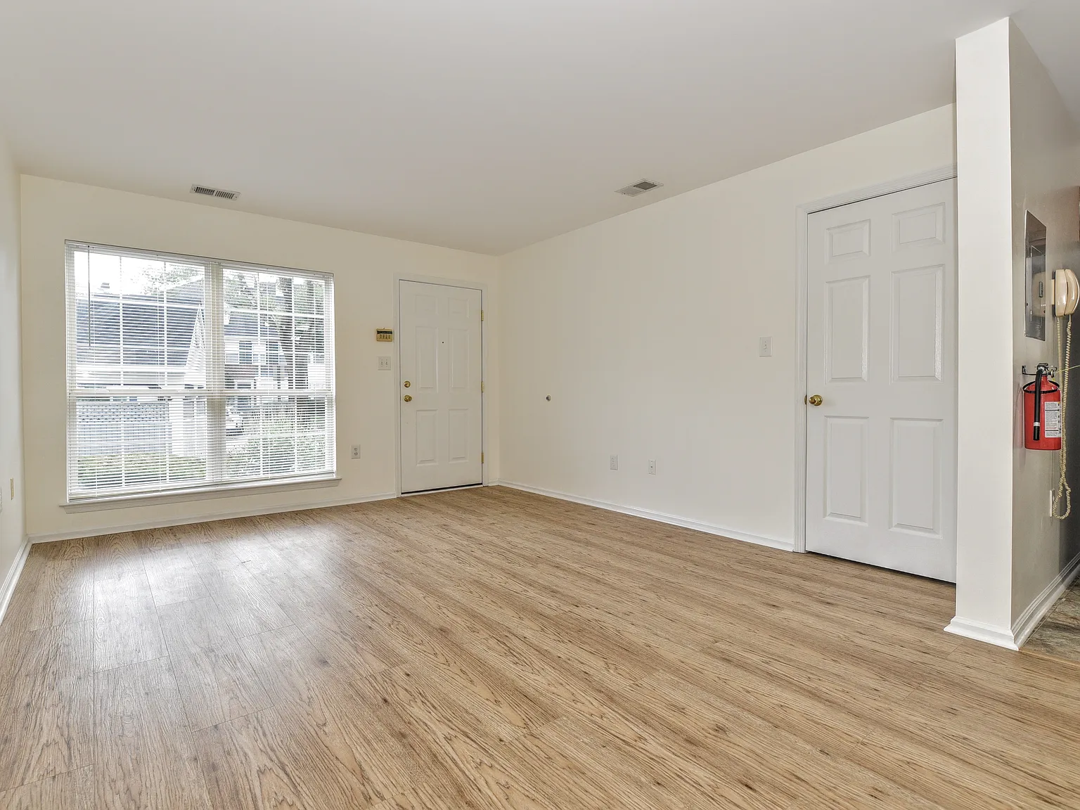 2 bed, 960 sqft, $2,900 — Photo 4