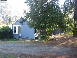 4453 James Ave photo 1