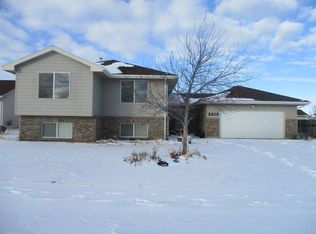2216 Mandan Trl, Bar Nunn, WY 82601