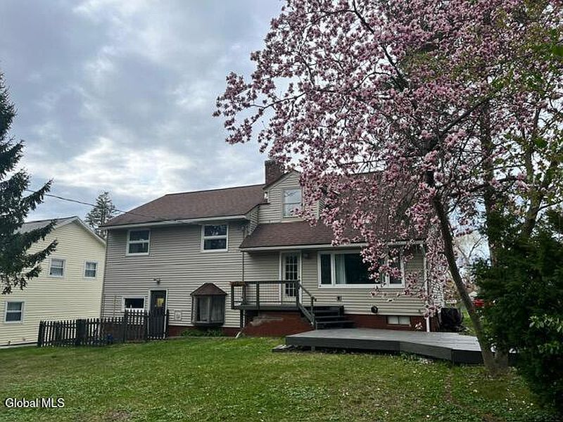 4th image of 2318 Plum Street