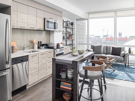 3rd image of 1100 King St W #30649