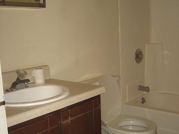 3rd image of 1599 Hill St APT 3