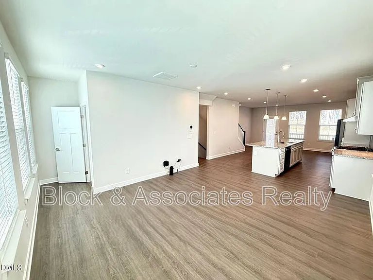 1362 Chowan Ave — Photo 7