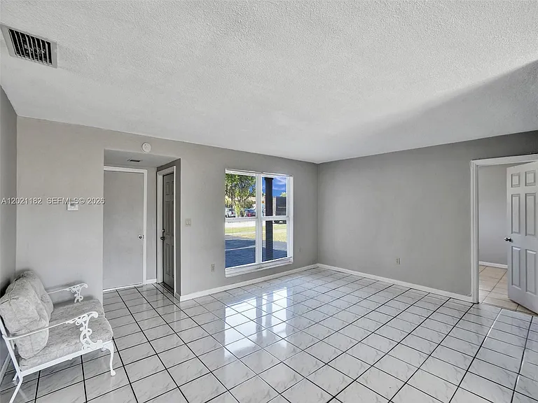 8550 NW 27th Pl — Photo 10