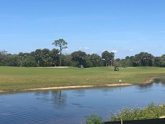 Relax on the lanai and watch the Golfers!