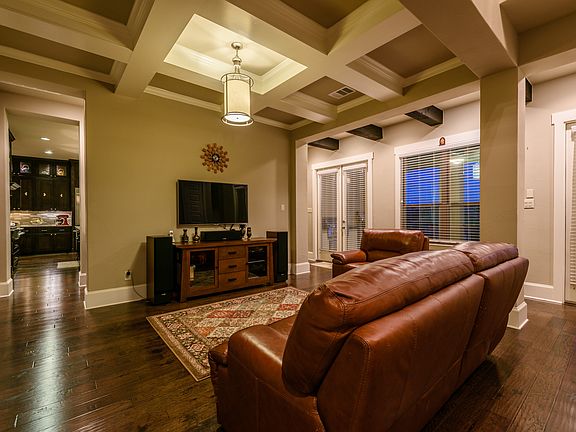 4th image of 902 Sweet Grass Ln