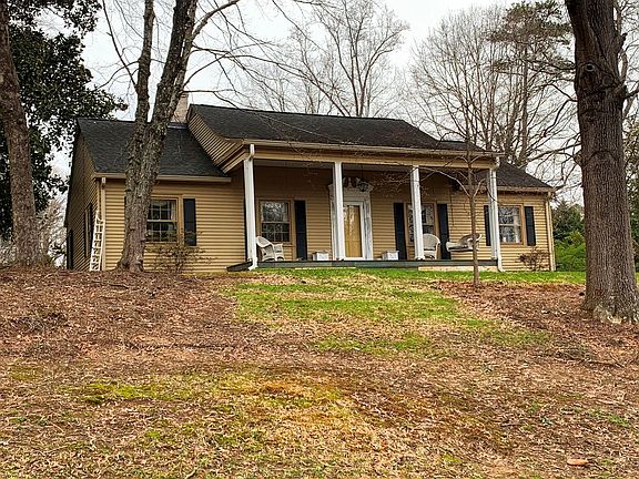 2nd image of 415 Dogwood Dr