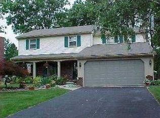 6035 Glenbeigh Dr, Sylvania, OH 43560