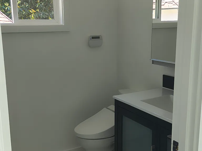 2828 Benedict Canyon Dr — Photo 11