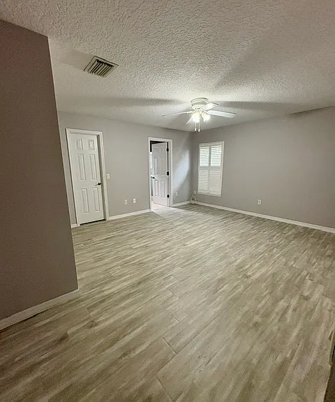 1139 Juniper Ct — Photo 5