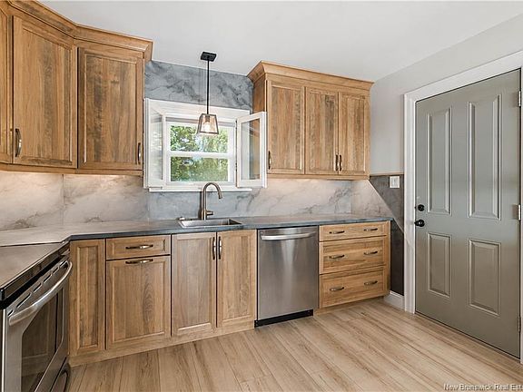 5th image of 37 Jones St