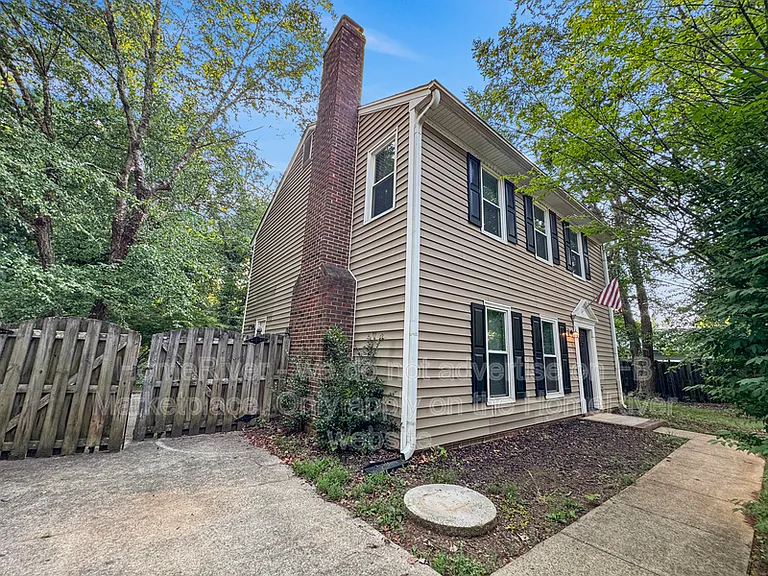 5707 Landerwood Dr — Photo 2
