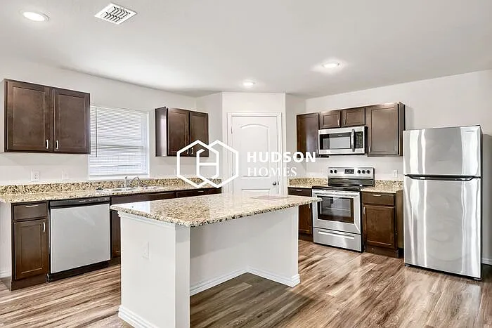 108 E North Creek Dr — Photo 4
