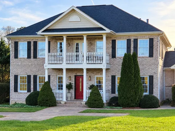 100 Southwind Ln, Hillsborough, NC 27278