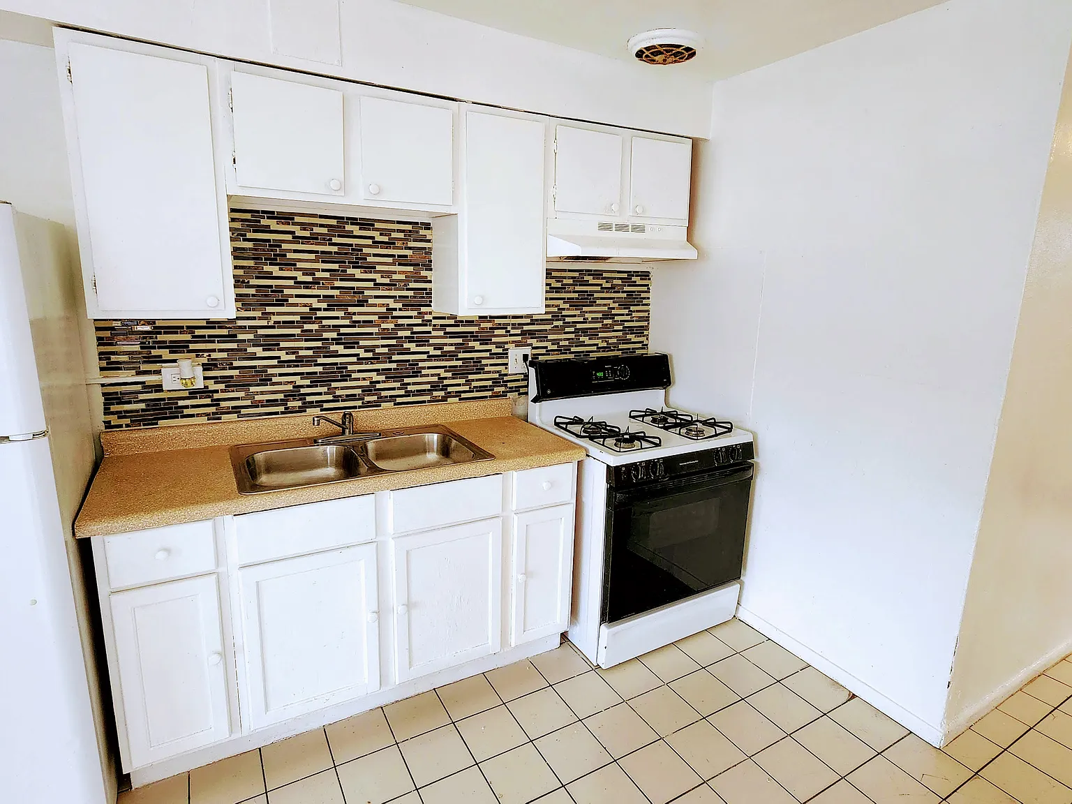 2 bed, 950 sqft, $1,400 — Photo 4