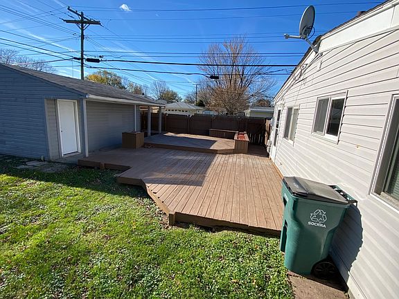 3rd image of 1706 E Harry Ave