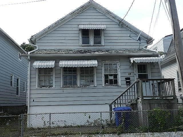 2nd image of 49 Siemon St