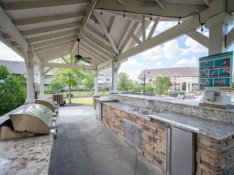 Lullwater At Riverwood — Photo 10