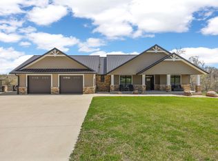 20649 Kayak Ct, Manchester, IA 52057