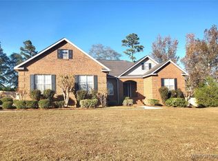209 Shadow Woods Ln, Ozark, AL 36360