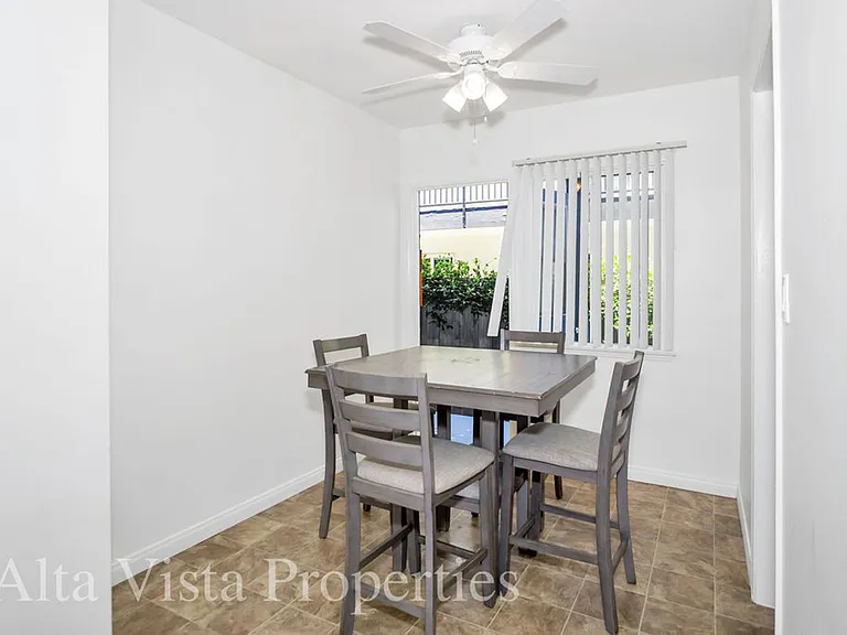 855 Emerald St — Photo 9
