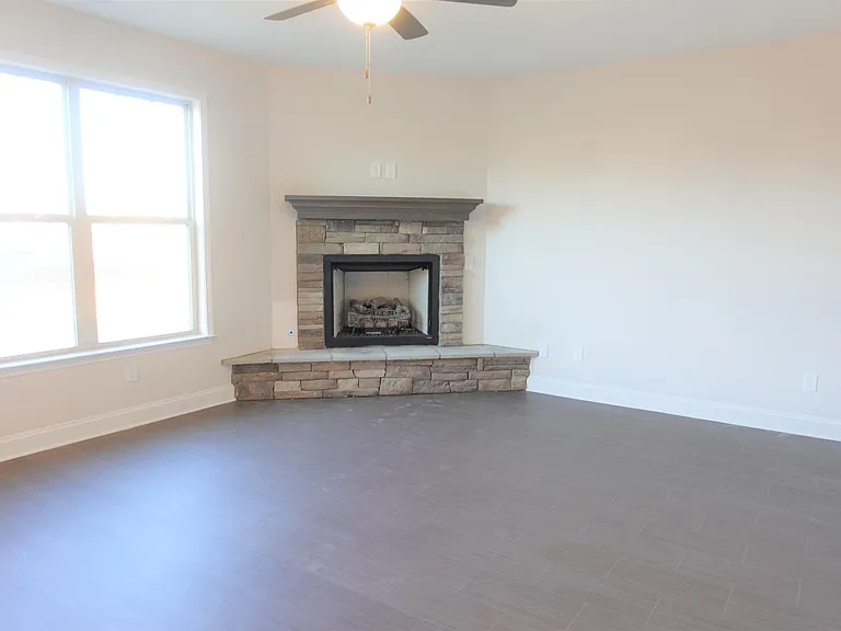 2731 Millhone Dr — Photo 15