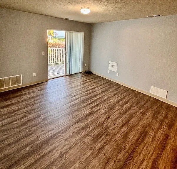 Northland Flats Apartments — Photo 36