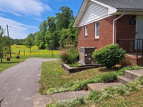 3rd image of 831 Smartt Station Rd